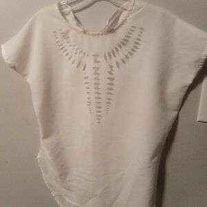 UNBRANDED women's  white beautiful pullover short sleeve top. Size XL
